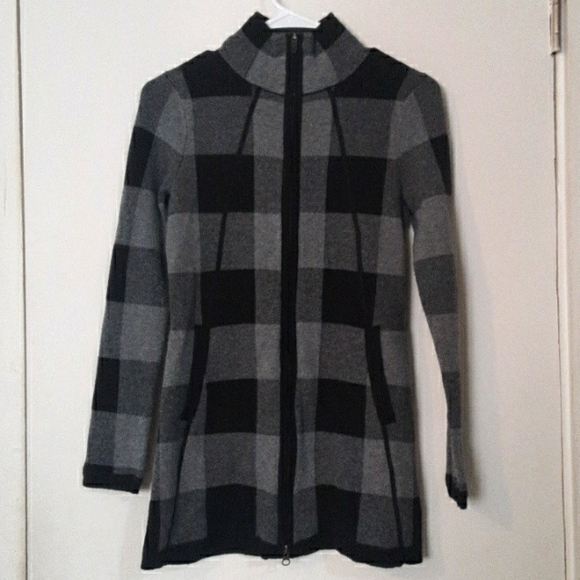 Adrienne Vittadini Tops - ADRIENNE VITTADINI WOMENS ZIPPER SWEATER